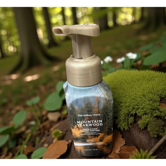 Bath‎ & Body Works Foaming Hand Soap  Mountain Teakwood 8.75 oz - Picture 3 of 9